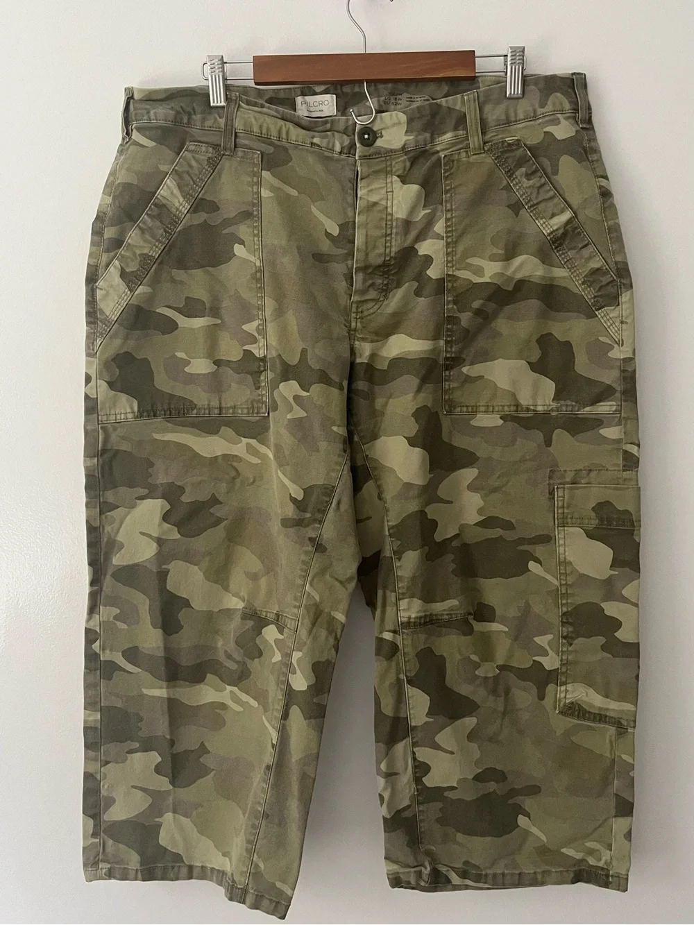 Pilcro Anthropologie Millie Low Slung Barrel Crop Cargo Pants Green Camo 18W - Picture 1 of 10